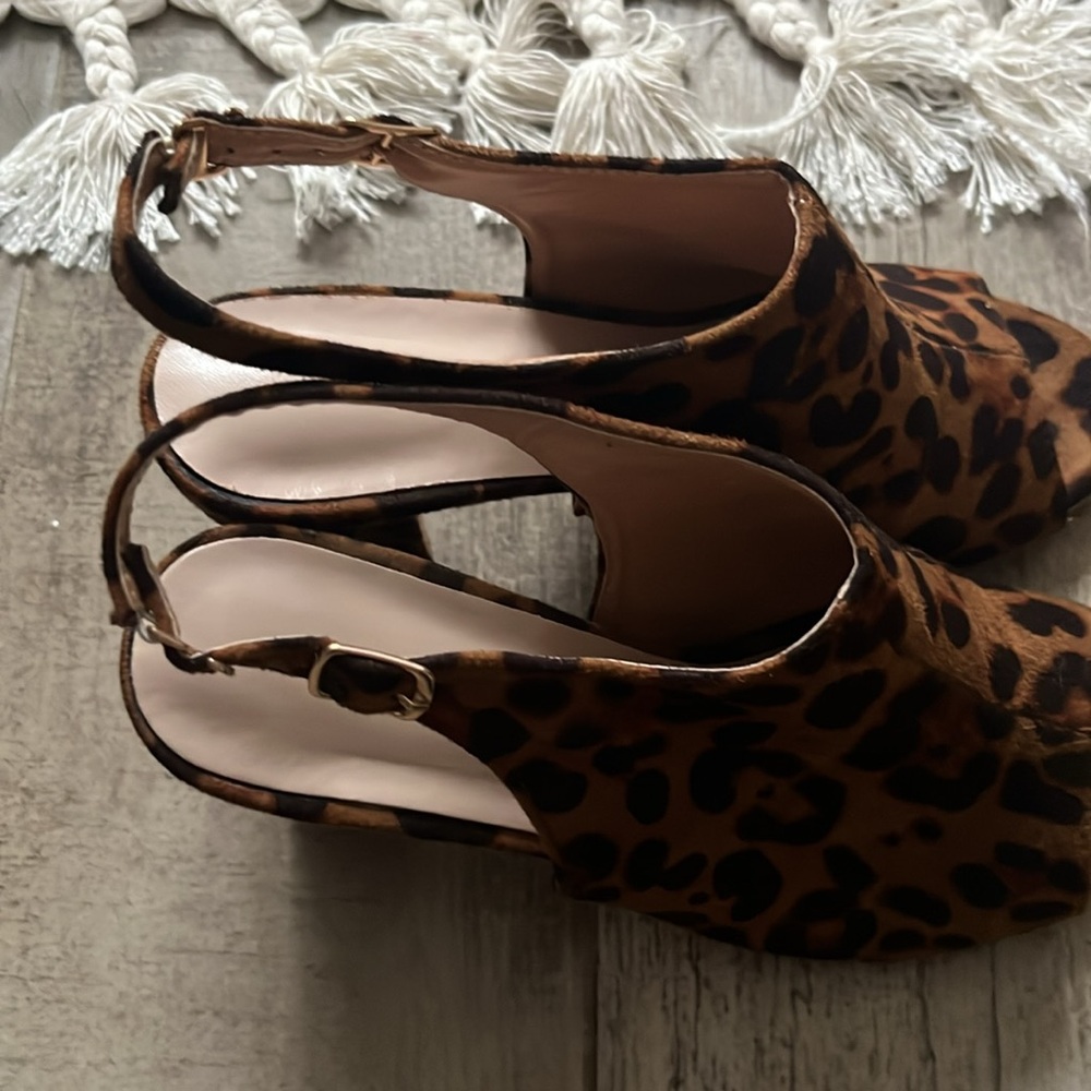 Open toe chunky heel faux leopard suede shoe